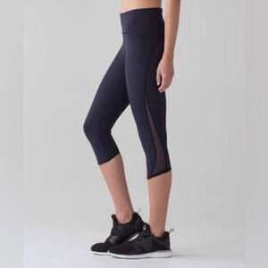 Lululemon Train Times Crop (17") in Midnight Navy | Size 4